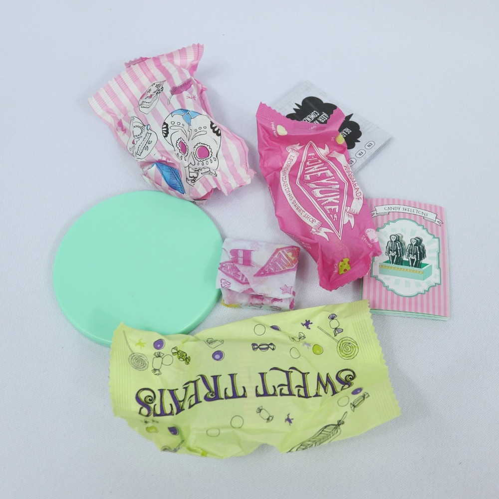 Miniverse Make It Mini Harry Potter Honeydukes Candy Skeletons New Opened